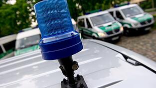 Die Rodinger Polizei bearbeitet einen Fall von Sachbeschädigung. Die Rodinger Polizei bearbeitet einen Fall von Sachbeschädigung.