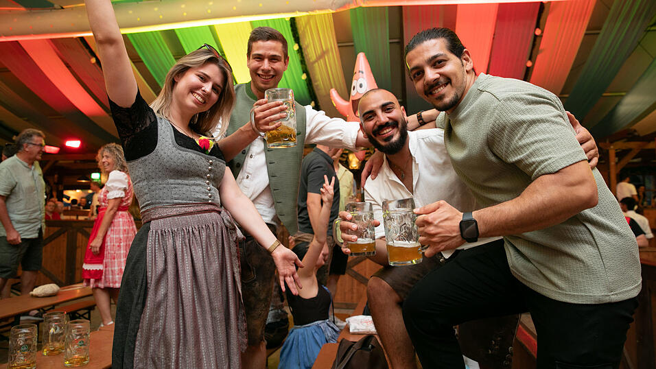 Die Partybilder vom Mittwoch, 13. August, aus dem Festzelt Wenisch. Die Partybilder vom Mittwoch, 13. August, aus dem Festzelt Wenisch.