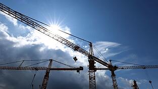 Die deutsche Wirtschaft soll wieder Fahrt aufnehmen, erwartet die Regierung.
