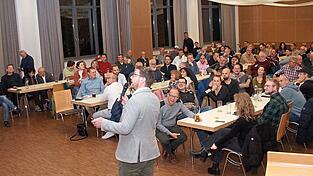 Knapp 100 Bürger informierten sich über Zukunftsprojekte in der Gemeinde Barbing. Knapp 100 Bürger informierten sich über Zukunftsprojekte in der Gemeinde Barbing.