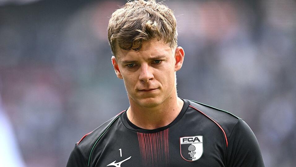 Augsburger Nationalspieler: Torwart Finn Dahmen. Augsburger Nationalspieler: Torwart Finn Dahmen.