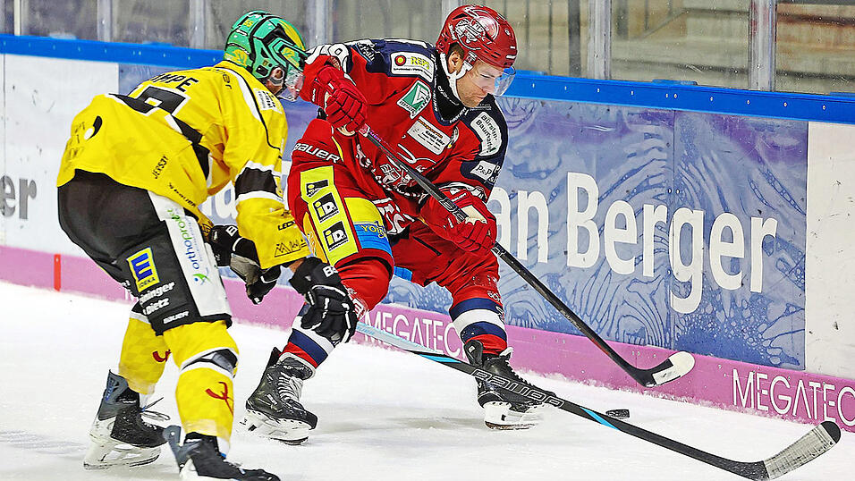 Wie im ersten Heimspiel gegen Bad T&ouml;lz zeigten die Deggendorfer um Petr Stloukal (in rot) auch im zweiten Vergleich in der Hitzkopf-Arena eine starke offensive Leistung gegen die L&ouml;wen.