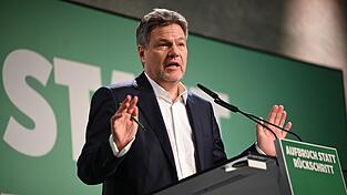 Auch die zweite Pr&uuml;fung der Plagiatsvorw&uuml;rfe gegen Robert Habeck durch die Universit&auml;t Hamburg entlastet den Gr&uuml;nen-Kanzlerkandidaten. (Archivbild)