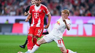 Der FC Bayern um Harry Kane (l) spielt gegen Leipzig in der Saisonvorbereitung. (Archivbild) Der FC Bayern um Harry Kane (l) spielt gegen Leipzig in der Saisonvorbereitung. (Archivbild)
