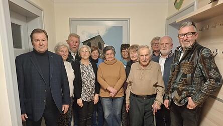 Der Sch&uuml;tzenverein &bdquo;Talsch&uuml;tz&ldquo; um Sch&uuml;tzenmeister Werner Pollak ist ab sofort Geschichte. Auch zweiter B&uuml;rgermeister Walter Dendorfer (links) und Gausch&uuml;tzenmeister Thomas Platzer (Zweiter von rechts) bedauern das.