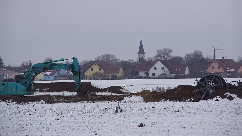 Die Stromtrassen-Baustelle bei Kiefenholz. Gibt es einen Zusammenhang mit Heizungsst&ouml;rungen? Die Meinungen gehen weit auseinander.