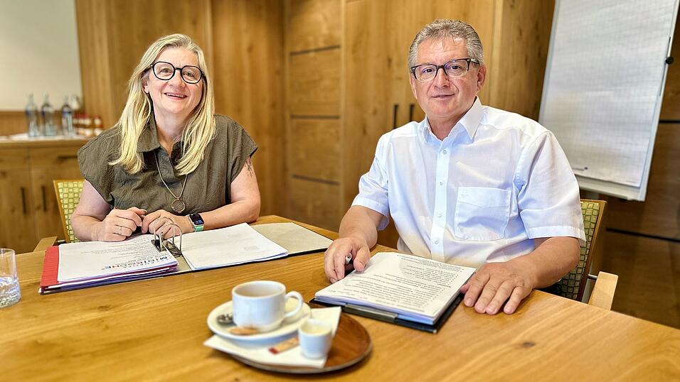 Haben ein interessante, zweitägiges Programm für die Gartenschau geschnürt: Manuela Heizler und Andreas Brunner. Haben ein interessante, zweitägiges Programm für die Gartenschau geschnürt: Manuela Heizler und Andreas Brunner.