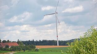 Das Windrad bei Landshut könnte als Vorbild für eine Anlage bei Birken stehen.