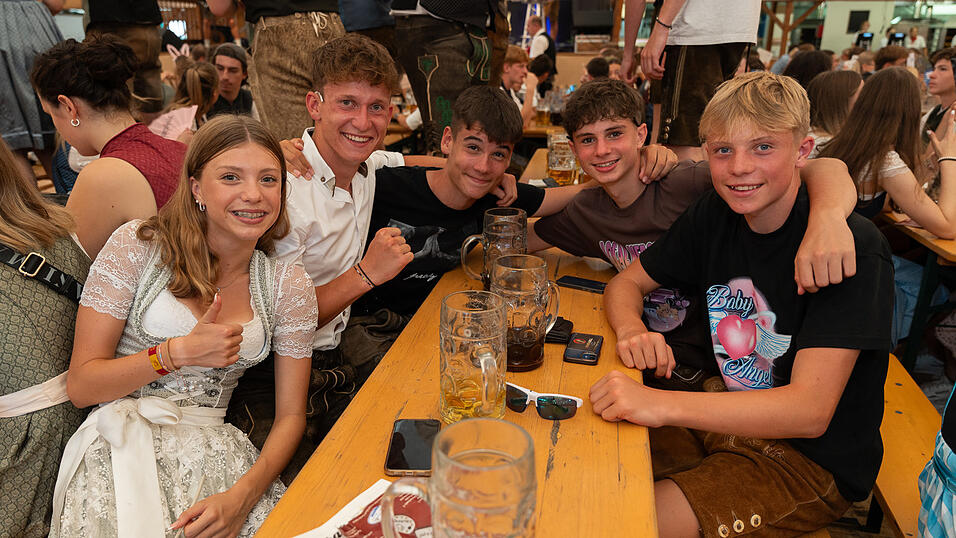 Die Partybilder vom Sonntag, 20. August 2023, aus dem Festzelt Nothaft. Die Partybilder vom Sonntag, 20. August 2023, aus dem Festzelt Nothaft.