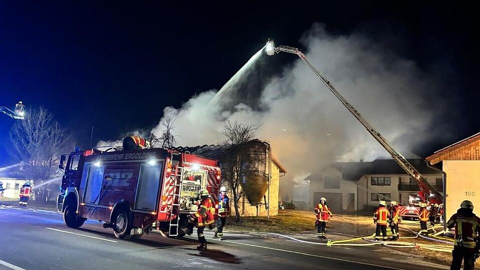 Die Feuerwehr l&ouml;schte die Flammen.&nbsp;