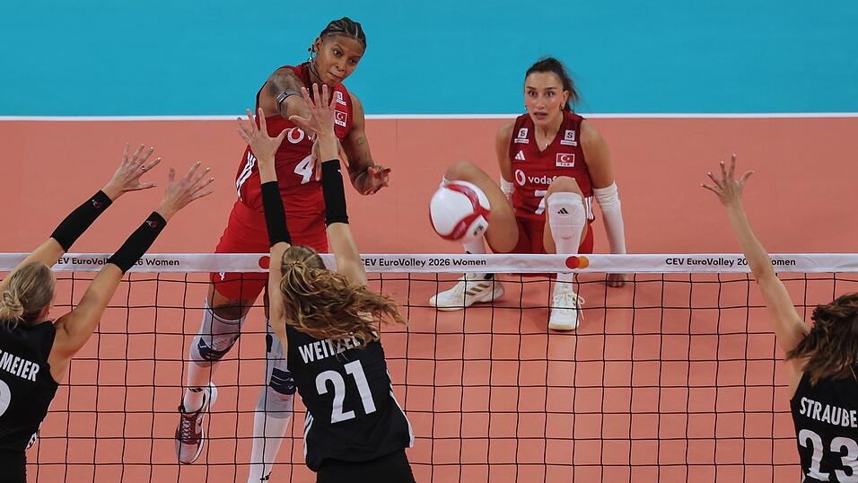 Die türkische Nationalspielerin Melissa Vargas (M) zeigte früh ihre Klasse. (Archivbild) Die türkische Nationalspielerin Melissa Vargas (M) zeigte früh ihre Klasse. (Archivbild)