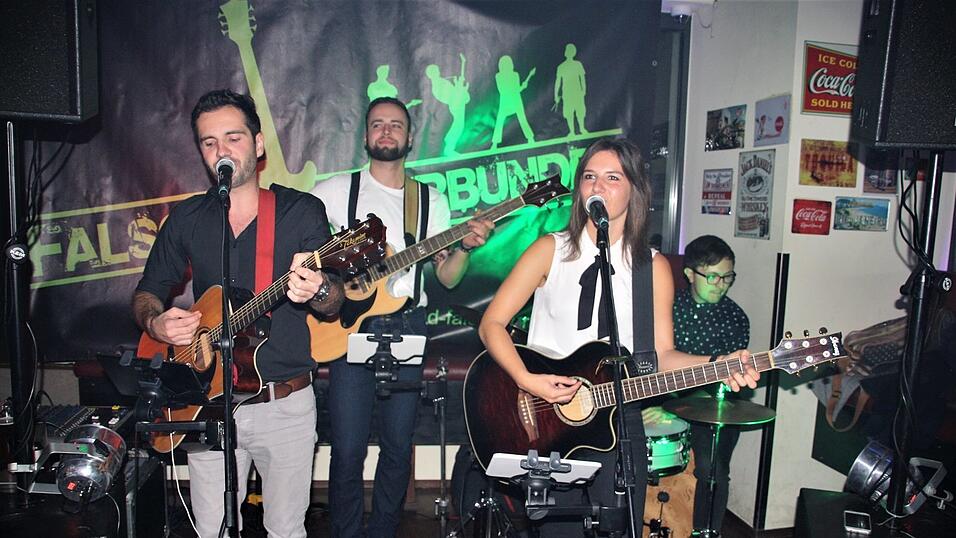 Musik überall: Bei der CHAMpions-Night war einiges geboten in der Chamer Innenstadt. Musik überall: Bei der CHAMpions-Night war einiges geboten in der Chamer Innenstadt.