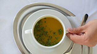 Eine gro&szlig;e Mehrheit der Menschen unter 30 Jahren findet Fasten sinnvoll. (Archivbild)