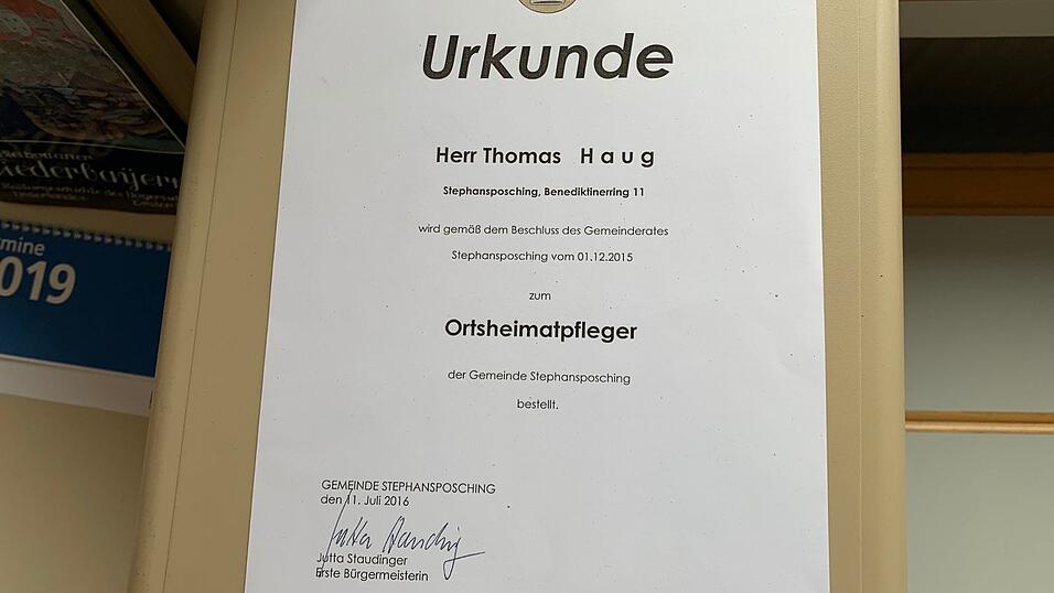 Die Ernennungsurkunde: Seit 2015 ist Thomas Haug Ortsheimatpfleger von Stephansposching.