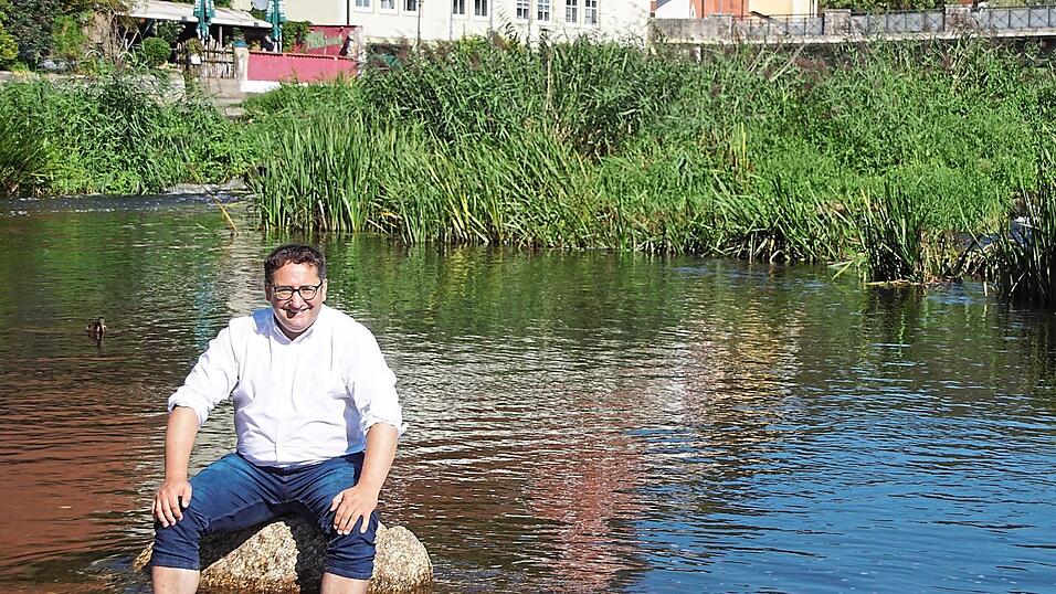 Tobias Gotthardt am so genannten Piratenstrand in Kallmünz. 'Ich bin kein Hochglanz-Typ', sagt er.