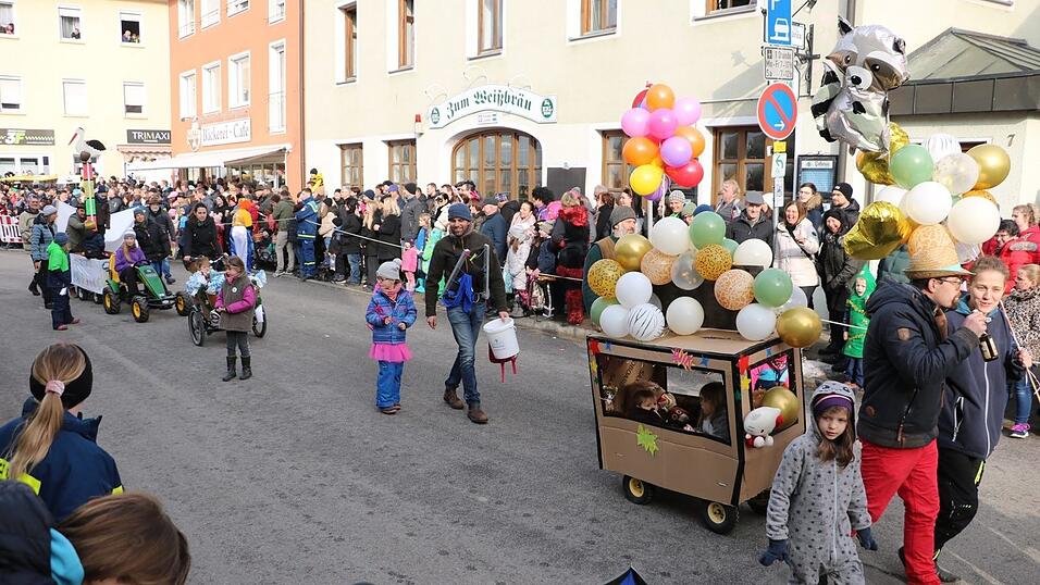 Beim Bogener Faschingsumzug war einiges geboten.