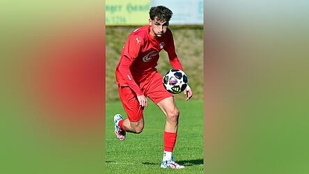 Plattlings Kaan Schaffrath und seine Kollegen wollen mit einer starken Leistung im Landkreisderby daheim gegen den FC K&uuml;nzing unbedingt punkten.