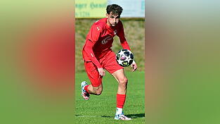 Plattlings Kaan Schaffrath und seine Kollegen wollen mit einer starken Leistung im Landkreisderby daheim gegen den FC Künzing unbedingt punkten. Plattlings Kaan Schaffrath und seine Kollegen wollen mit einer starken Leistung im Landkreisderby daheim gegen den FC Künzing unbedingt punkten.