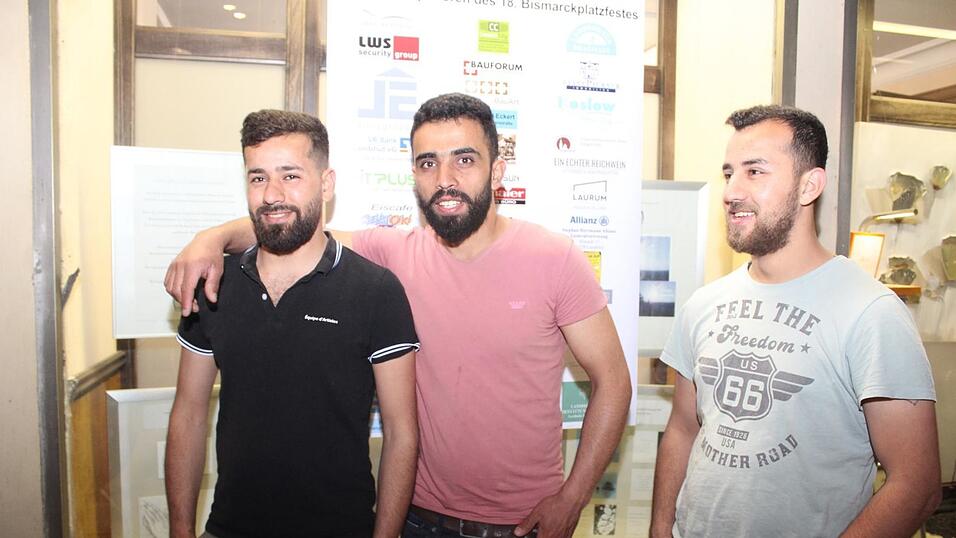 Viele Landshuter genossen ihren Freitagabend auf dem Bismarckplatzfest.