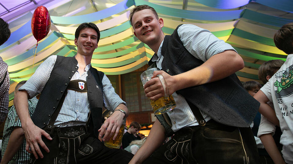 Die Partybilder vom Freitag, 8. August, aus dem Festzelt Wenisch. Die Partybilder vom Freitag, 8. August, aus dem Festzelt Wenisch.