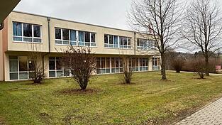 In diesem Bereich hinter der Palliativstation soll durch die Unterstützung des Fördervereins ein „Garten der Stille“ entstehen. In diesem Bereich hinter der Palliativstation soll durch die Unterstützung des Fördervereins ein „Garten der Stille“ entstehen.