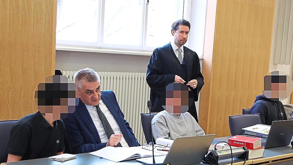 Drei Br&uuml;der standen am Freitag vor Gericht. W&auml;hrend der eine bereits verurteilt wurde, m&uuml;ssen sich die anderen beiden ab Ende Februar wegen einer K&ouml;rperverletzung verantworten.