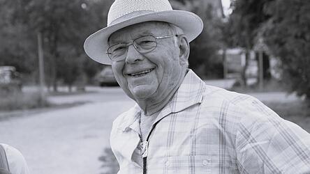 Josef Billinger bei der Eröffnung der Buja-Allee im Jahr 2011. 