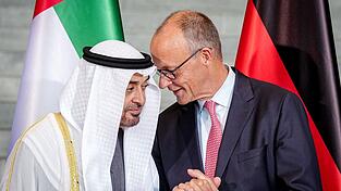 Die Vereinigten Arabischen Emirate wollen ihre Investitionen in die deutsche Wirtschaft mehr als verdoppeln. Die Vereinigten Arabischen Emirate wollen ihre Investitionen in die deutsche Wirtschaft mehr als verdoppeln.