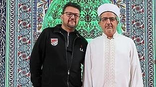 Imam Ethem Mut (r.) und Mevlana-Pressesprecher Erdogan Aydeniz.