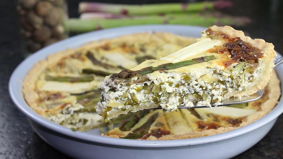 So sieht sie im Idealfall aus, die Spargel-Bärlauch-Quiche.