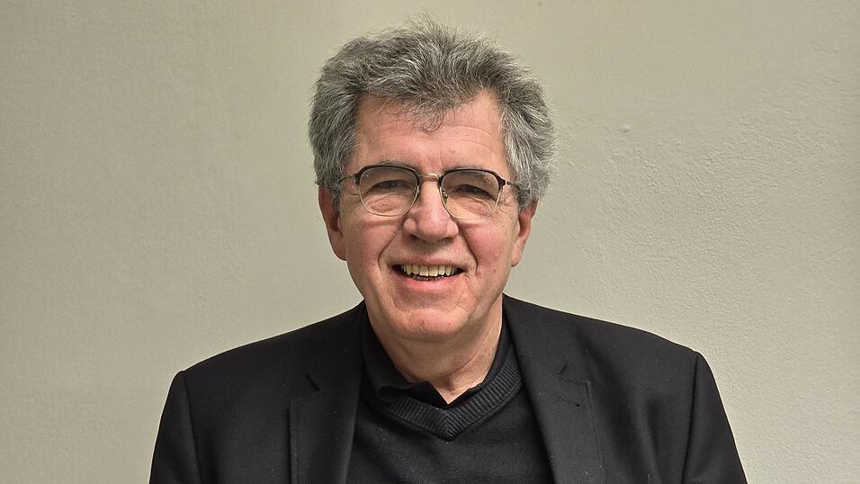 Dr. Ulrich Kausch liebt sowohl die Neurologie als auch die Zauberei. Seit 15 Jahren veranstaltet er nun bereits das Magic Dinner.