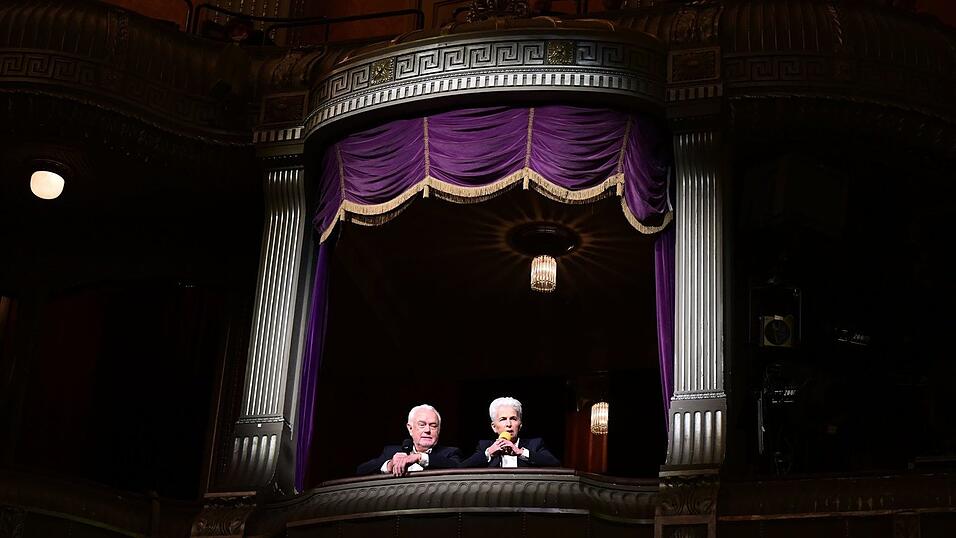 Die FDP-Spitzenpolitiker Kubicki und Strack-Zimmermann machten das Dreikönigstreffen vorübergehend zur «Muppet Show». Die FDP-Spitzenpolitiker Kubicki und Strack-Zimmermann machten das Dreikönigstreffen vorübergehend zur «Muppet Show».