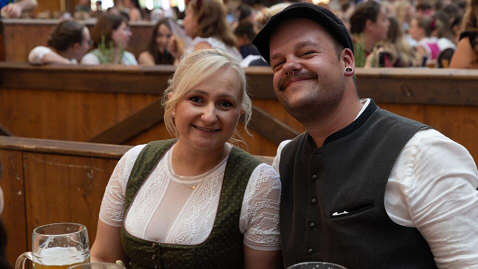 Die Partybilder vom Sonntag, 9. August, aus dem Festzelt Wenisch. Die Partybilder vom Sonntag, 9. August, aus dem Festzelt Wenisch.