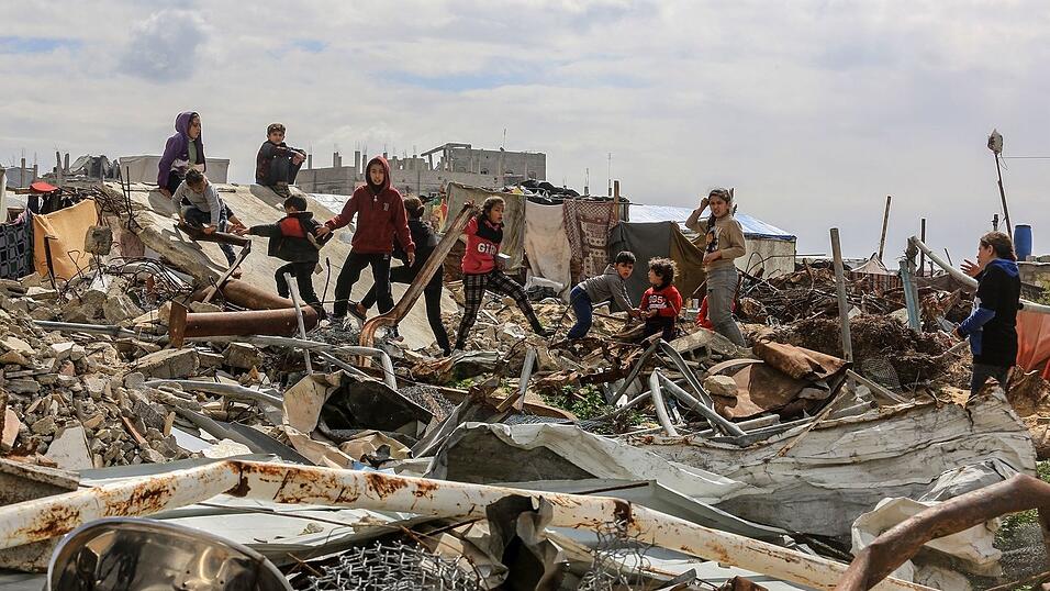 Besonders dramatisch ist die Lage im Gazastreifen für die vielen Kinder. (Archivbild) Besonders dramatisch ist die Lage im Gazastreifen für die vielen Kinder. (Archivbild)