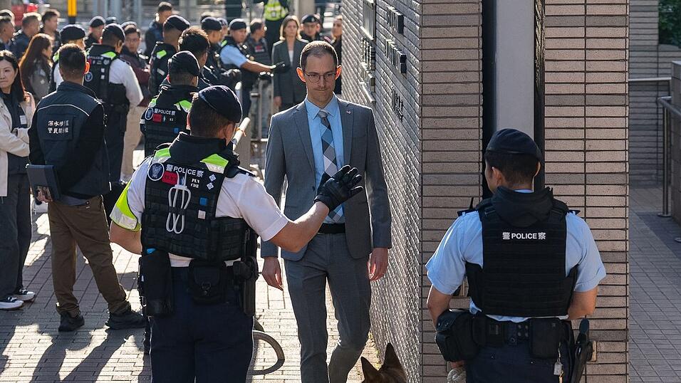 Auch Diplomaten kamen zur Urteilsverkündung. Auch Diplomaten kamen zur Urteilsverkündung.