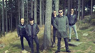 Die Süddeutsche Zeitung schreibt über Atomic: 'Sounds like Manchester - kommt aber aus dem bayerischen Wald: rotzig, romantisch, voller Energie und einfach dahinfliegenden Melodien.'