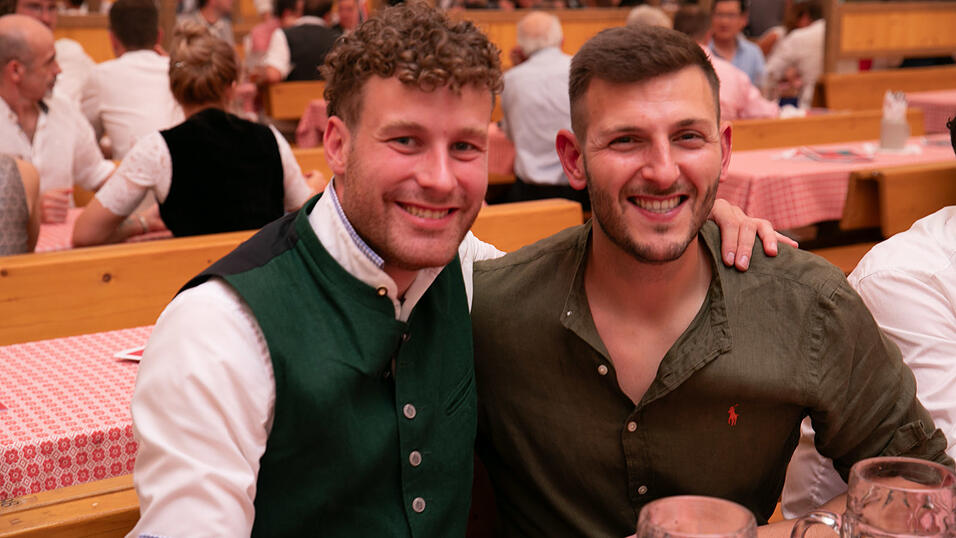 Die Partybilder vom Dienstag, 12. August, aus dem Festzelt Krönner. Die Partybilder vom Dienstag, 12. August, aus dem Festzelt Krönner.