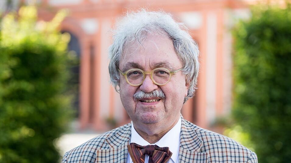 Rechtsanwalt Prof. Ernst Fricke sah seinen Mandanten durch das Urteil des VG Regensburg stigmatisiert. Rechtsanwalt Prof. Ernst Fricke sah seinen Mandanten durch das Urteil des VG Regensburg stigmatisiert.