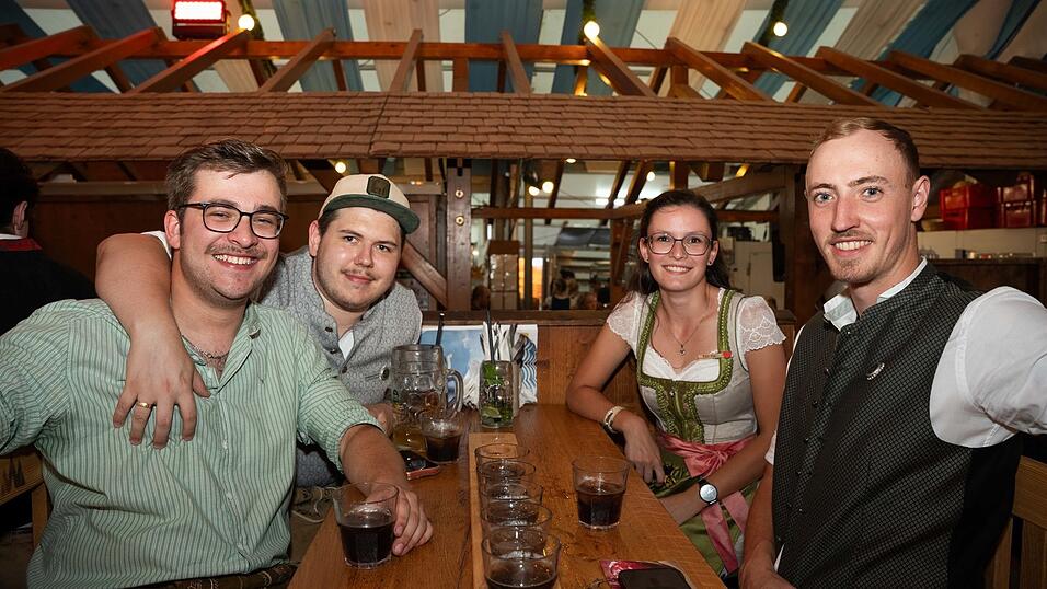 Die Partybilder vom Samstag, 15. August, aus dem Festzelt Wenisch. Die Partybilder vom Samstag, 15. August, aus dem Festzelt Wenisch.