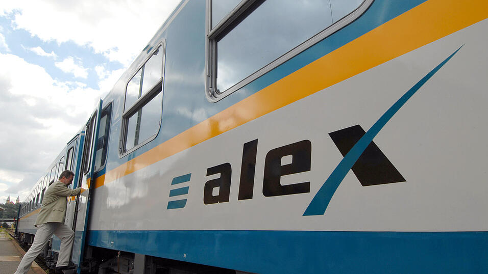 Die Beschäftigten der Länderbahn, zu der auch Alex, Oberpfalzbahn und Waldbahn gehören, werden nicht am Streik der GDL teilnehmen. Die Züge werden laut Unternehmen weiterhin fahren. Die Beschäftigten der Länderbahn, zu der auch Alex, Oberpfalzbahn und Waldbahn gehören, werden nicht am Streik der GDL teilnehmen. Die Züge werden laut Unternehmen weiterhin fahren.