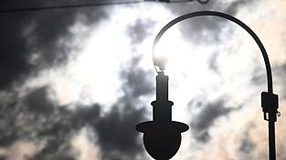 Der Wetterbericht gibt keine besonders guten Aussichten. (Symbolbild)