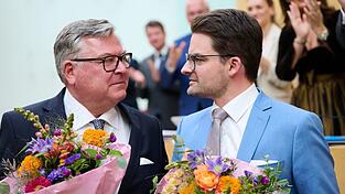 Die neuen Minister sind vereidigt. Die neuen Minister sind vereidigt.