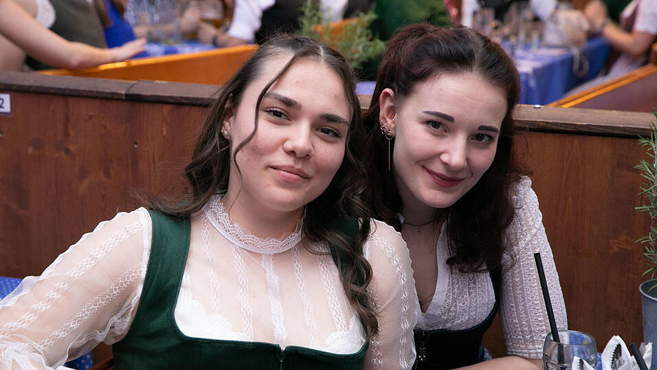 Die Partybilder vom Sonntag, 17. August, aus dem Festzelt Wenisch. Die Partybilder vom Sonntag, 17. August, aus dem Festzelt Wenisch.