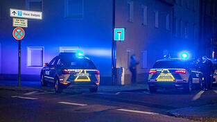 In Deggendorf war am Montagabend ein Großaufgebot an Einsatzkräften vor Ort.