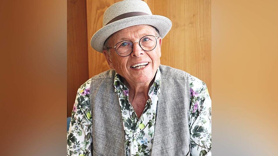 Kam 1987 über Umwege zu Radio und Fernsehen - und ist seitdem ein Teil der regionalen Medienwelt: Helmut Degenhart. Kam 1987 über Umwege zu Radio und Fernsehen - und ist seitdem ein Teil der regionalen Medienwelt: Helmut Degenhart.