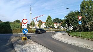 Der B15-Kreisverkehr in Kumhausen ist wieder frei befahrbar.