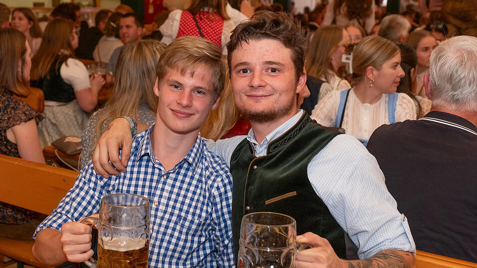 Die Partybilder vom Sonntag, 13. August 2023, aus dem Festzelt Nothaft. Die Partybilder vom Sonntag, 13. August 2023, aus dem Festzelt Nothaft.