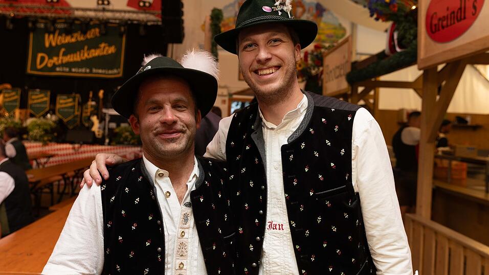 Die Partybilder vom Sonntag, 9. August, aus dem Festzelt Greindl. Die Partybilder vom Sonntag, 9. August, aus dem Festzelt Greindl.