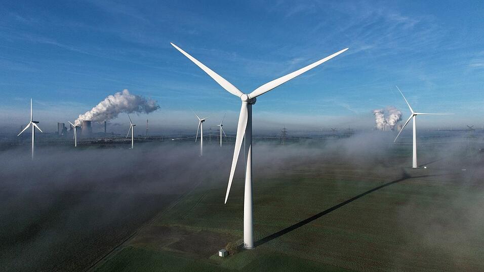 Der Ausbau von Windr&auml;dern an Land in Deutschland hat sich im vergangenen Jahr deutlich beschleunigt.