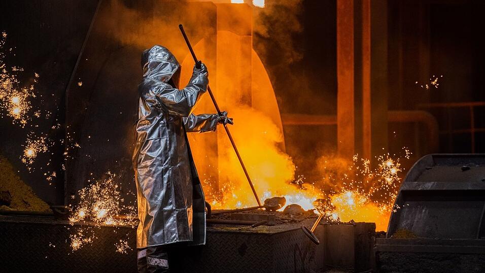 In der energieintensiven Stahlindustrien l&auml;uft bei manchen Unternehmen der Umbau der Produktion